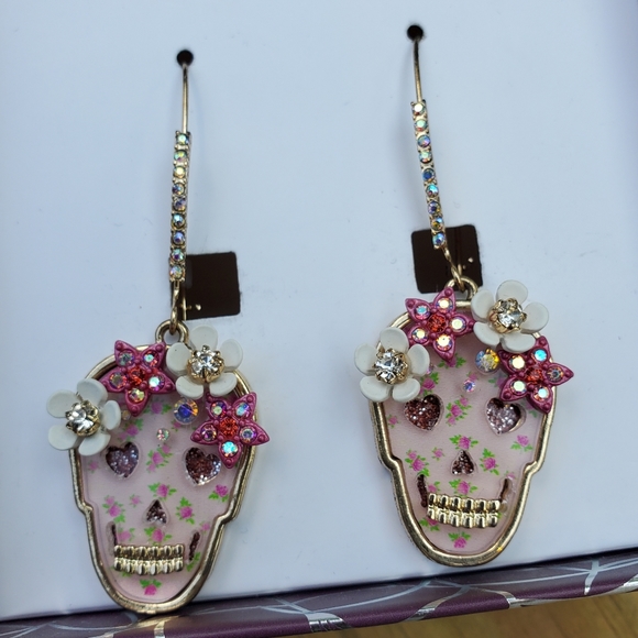 Betsey Johnson Skull Dangle Earrings - Picture 4 of 10